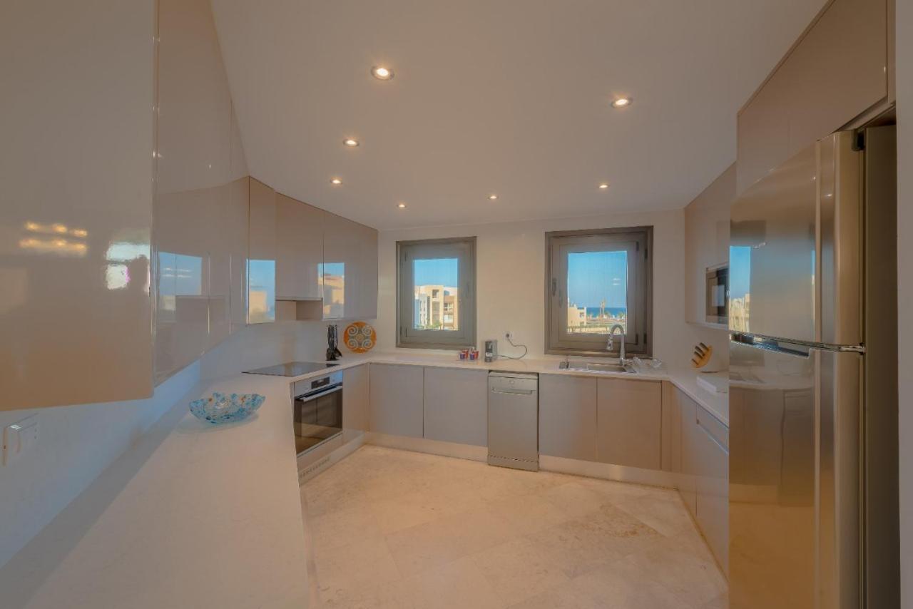Heated Jacuzzi 2Br Apartment On Yacht View Hurgada Dış mekan fotoğraf